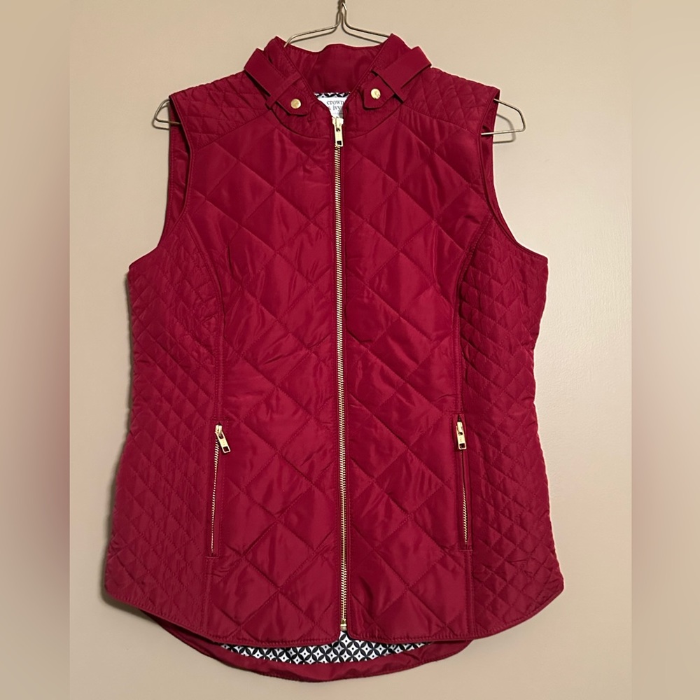 Crown and ivy women’s vest red